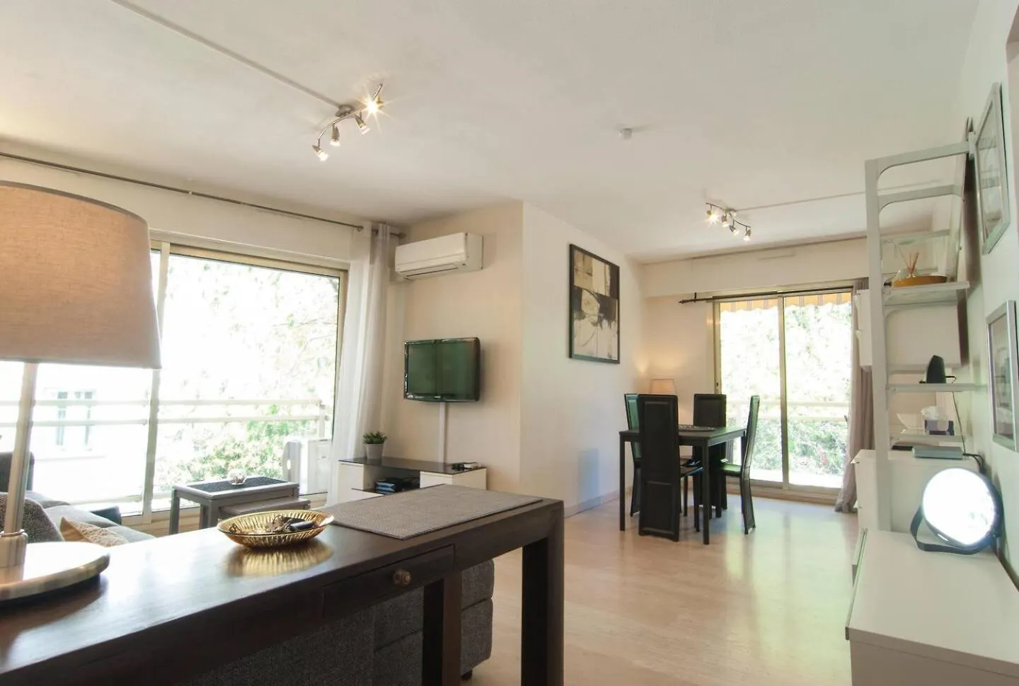 Apartment Elegant Apt W/2 Terraces/Mins To Beach & Shops Antibes