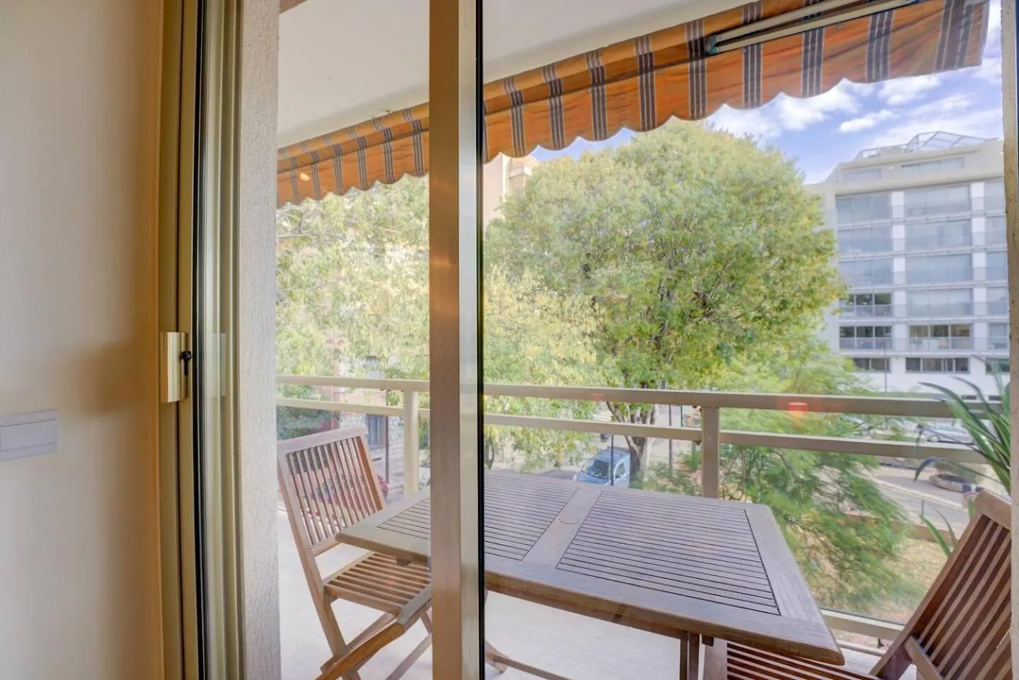 Elegant Apt W/2 Terraces/Mins To Beach & Shops Antibes Apartment